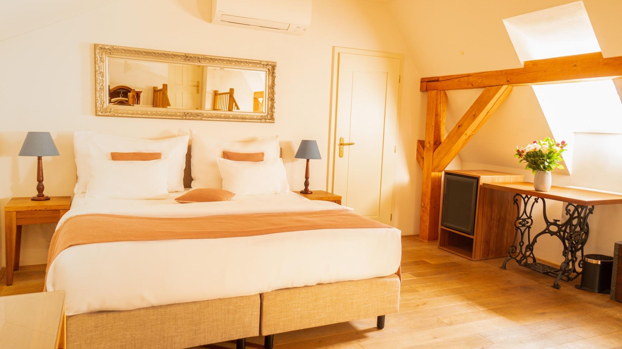 Hotel Golden Key Prague Castle Exterior photo